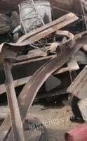 大量回收工地废铁 废模板方木