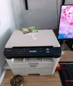 山东枣庄因为广告生意不好，出售二手cad图纸打印机，东芝2110ac激光彩印机，刚买不到半年
