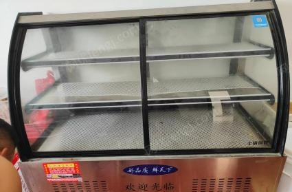 安徽阜阳转让9.5成新展示柜，烧烤。炸串，都可以用，就用了一个星期