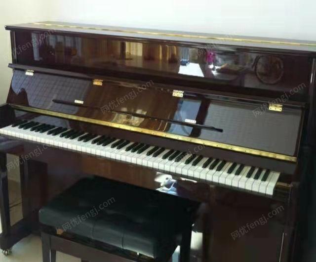 出售二手钢琴设备，9成新