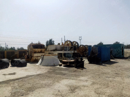 新疆ウイグル自治区の砂場鉱山用破砕機を販売