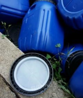 湖南岳阳库存2000个50升蓝色塑料桶涂料桶九五成新转让
