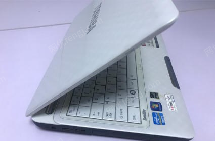 湖北咸宁自己做培训用的，笔记本电脑，投影机，商务本出售，速度快