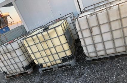 天津东丽区工地闲置吨桶 集装箱 等出售，有需要面谈