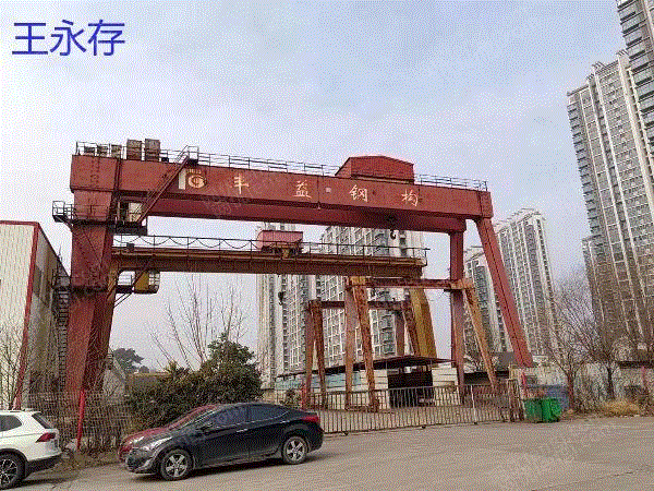 Transfer a batch of 32 tons of double-girder gantry cranes with different colors and new spans