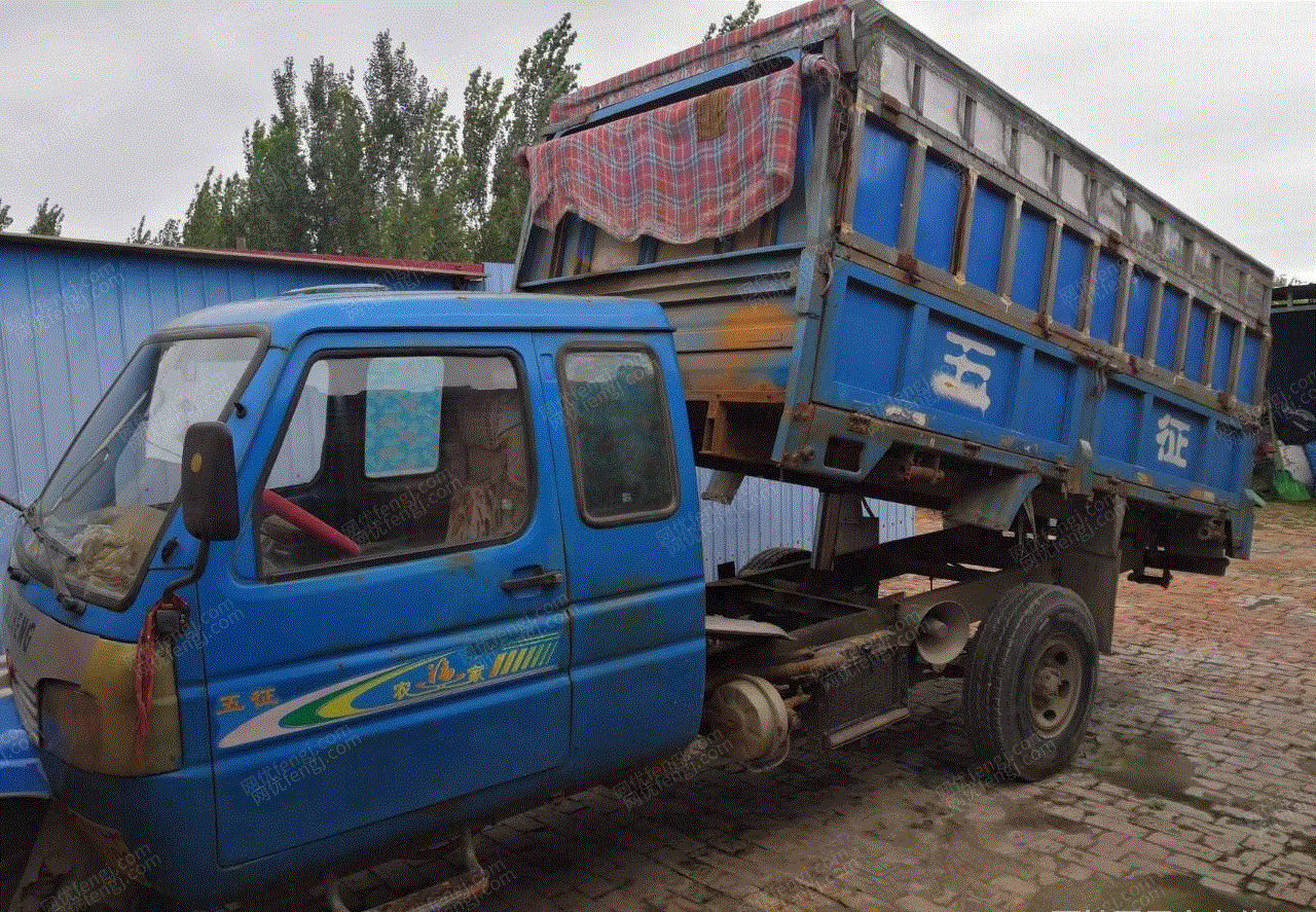 自卸车/翻斗车出售