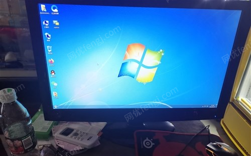重庆江北区出售整套电脑24寸高清显示器，鼠标，键盘