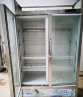 吉林长春超市设备出售三个收银机，一个冰柜，一个冷鲜柜，一个称等
