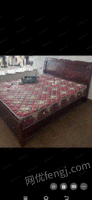 江西赣州二手床和垫子200x180低价出售，也没有什么用