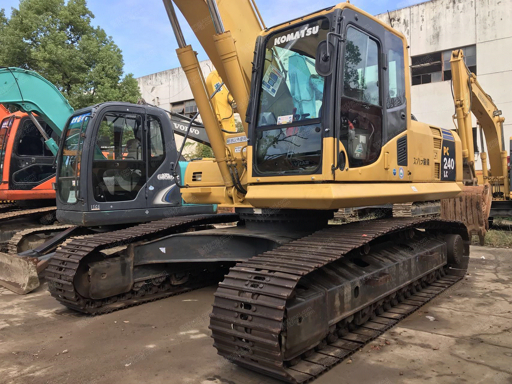 二手挖掘机出售