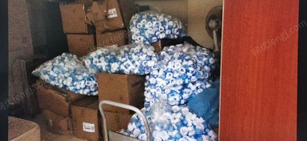 天津出售447箱塑料包装瓶盖