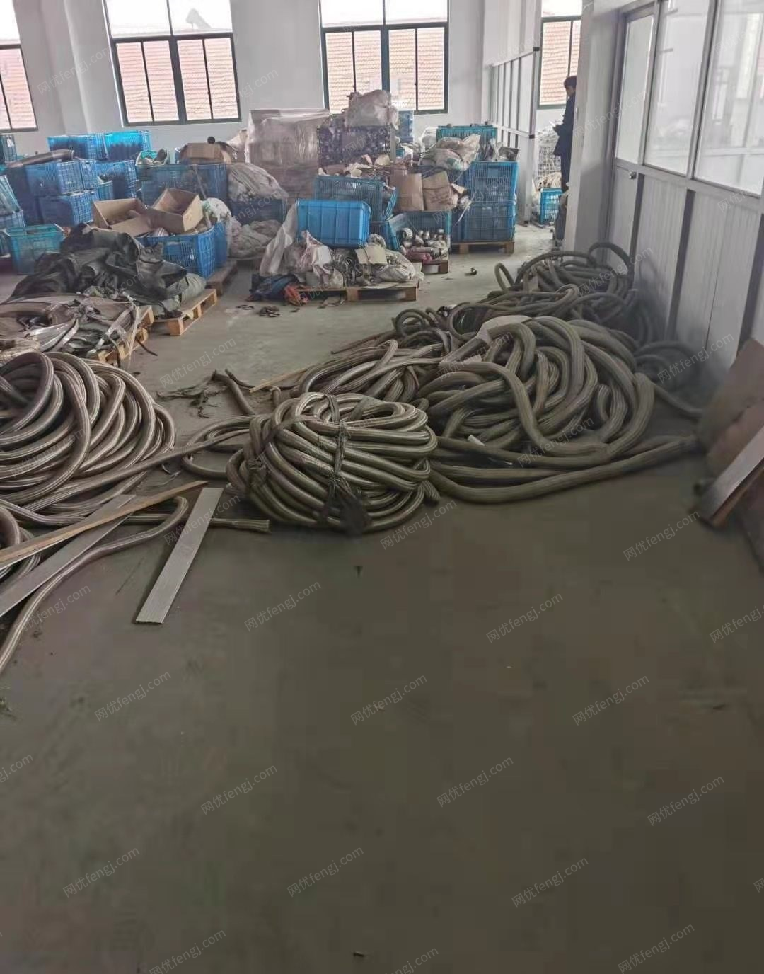 江苏泰州库存不锈钢波纹管网套出售