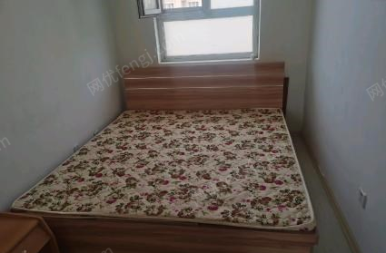 新疆克拉玛依出售买了半年的床，九五成新