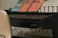 内蒙古巴彦淖尔因为学业耽误了，出售九成新钢琴