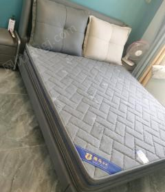 新疆昌吉低价出售床,就用了两个月，几乎全新