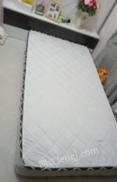 上海浦东新区因买小了，便宜出售床垫一米宽
