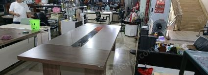 重庆南岸区出售3.2米会议桌，成色新，价格面议