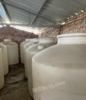 四川绵阳出售1500升吨桶容器，有需要的联系