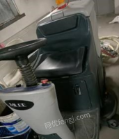 河南郑州9成新超值二手洗地车，双盘，刚用一年，低价出售！