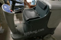 河南郑州9成新超值二手洗地车，双盘，刚用一年，低价出售！