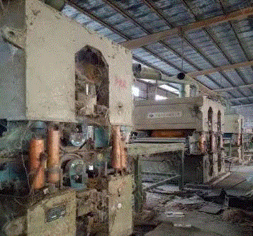 Профессиональная фабрика по переработке древесных плит, строгальная