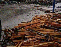 长期高价回收各种废铁，废旧木方，模板等