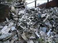 A large number of stainless steel wastes were recycled in Changping, Beijing