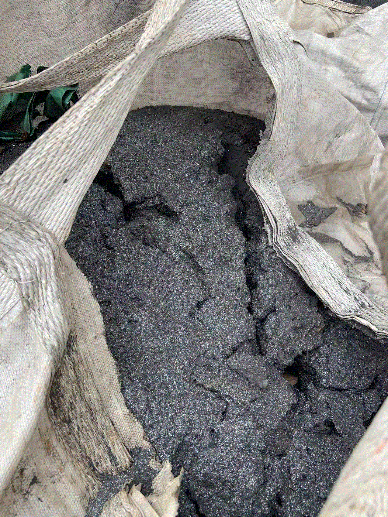Sold 30 tons of oxide skin from the wire drawing factory. The goods are in Fengxian District, Shanghai, self picked