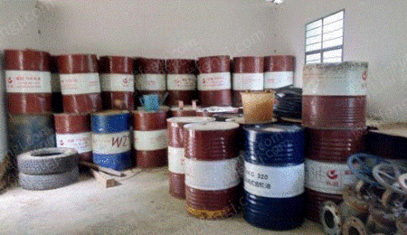 50 тонн отработанного трансмиссионного масла в течение длительного времени в Гуанси