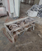 湖北荆州铝合金重力铸造生产线抛丸机，射芯机，锯床等转让