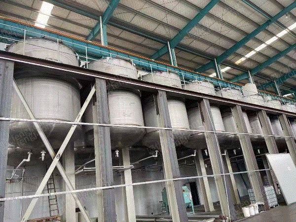 Sell second-hand 15 cubic mixing tank c, thickness 6, height 3 meters