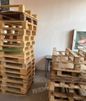 上海奉贤区出售仓库二手木托盘，尺寸120×80cm