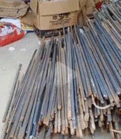 大量回收废钢筋 废铁 模板 木方