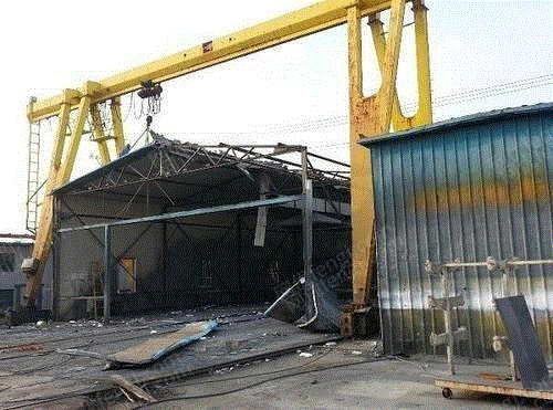 Wuhan, Hubei Province specializes in undertaking the demolition business of steel structure factory buildings