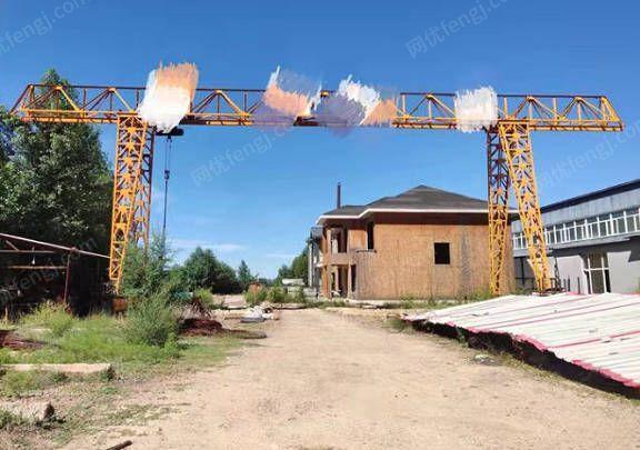 内蒙古赤峰出售10吨龙门吊，内跨22米，外旋7米*2