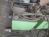 出售蓝色的二手液压泵站4kw2路手动6台，绿色的是新的库存4kw4路手动3台