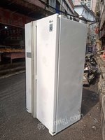 出售LG品牌冰箱-548升 风冷无霜 制冰效果特别快