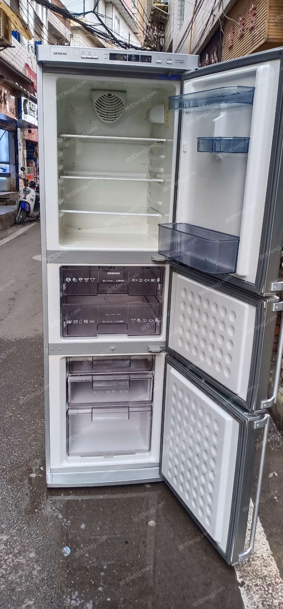 出售西门子冰箱，三门款式，218升，全好正常使用