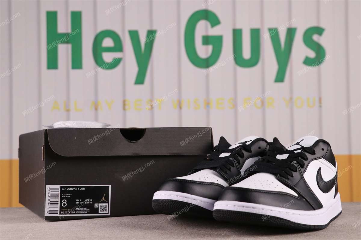 出售莆田耐克， 整双鞋以经典的黑白造型呈现