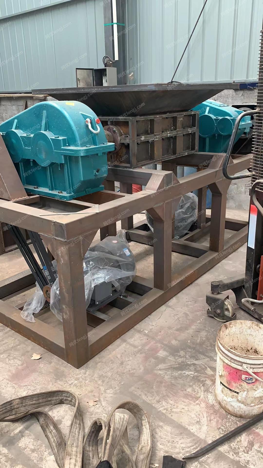 出售幾臺(tái)800~1600型撕碎機(jī) 二手塑料破碎機(jī)出售