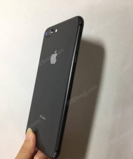 广西桂林出售95成新，全原装手机，苹果864G，全网通