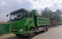 山东潍坊出售两年的解放jh6十轮渣土车,大箱6.2米,430马力