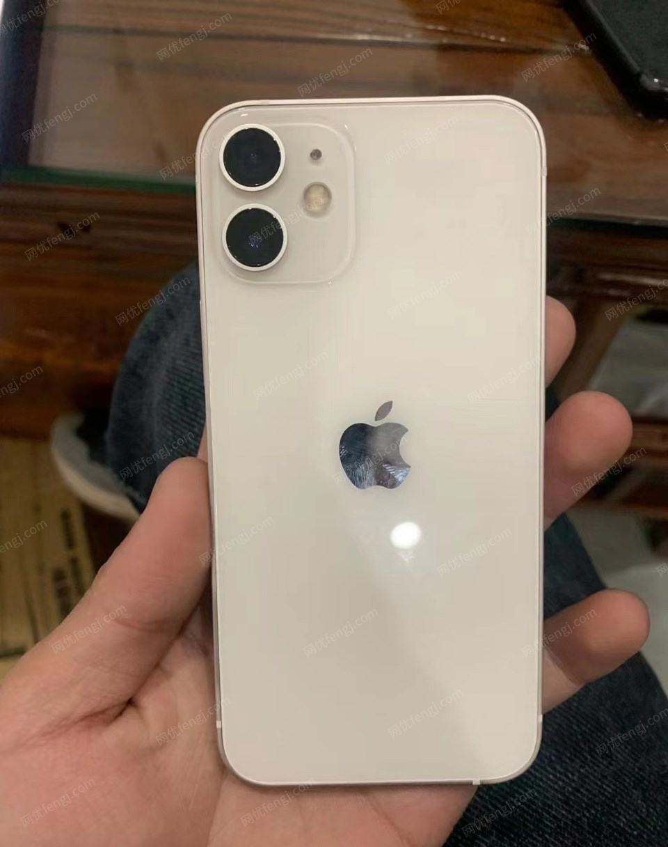 江西赣州出售苹果12mini64g外观成色很靓，换过屏幕，需要的联系我