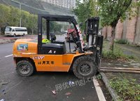 重庆南岸区因业务不景气，低价出售自用5吨杭叉，一年不到的新车