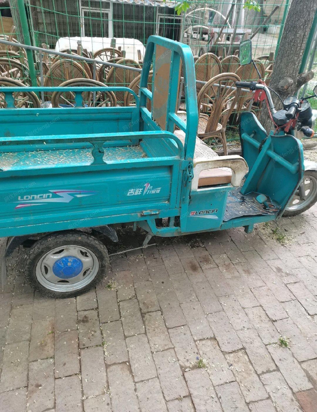 甘肃兰州出售电动三轮车，有意者电话联系