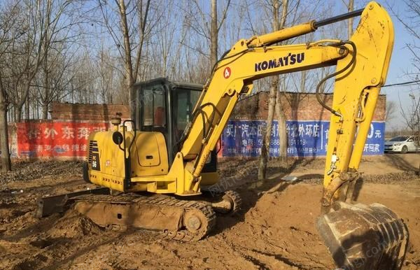 北京朝阳区出售19年个人的小松56挖掘机