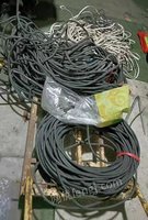 陕西汉中出售电线电缆、伸缩铝梯、手推车、高低床等二手建筑设备
