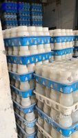 上海  出售废塑料瓶子一批，有九十多吨 