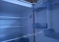 湖北咸宁因家里换了新，8成新单三门冰箱低价出售