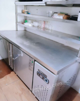 山东济南低价处理正常使用的作台冰箱！